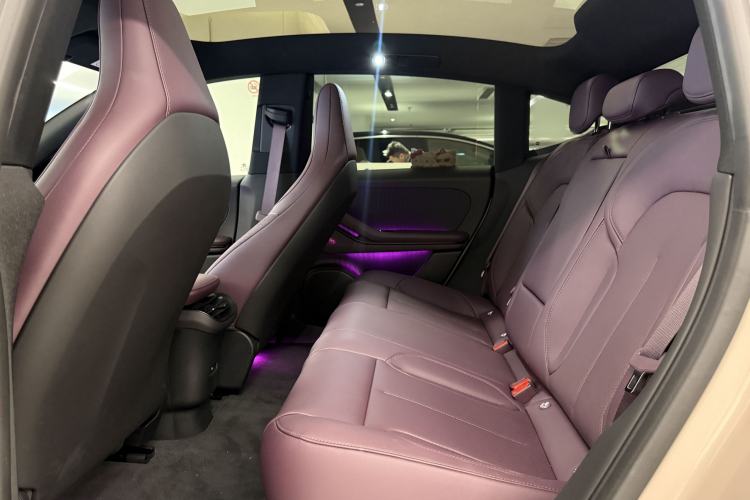 Used Nio ET5 2024 75 kWh Interior 10