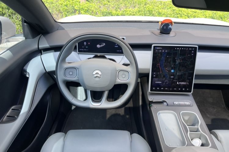 Used Nio ET5 2024 75 kWh Interior 11
