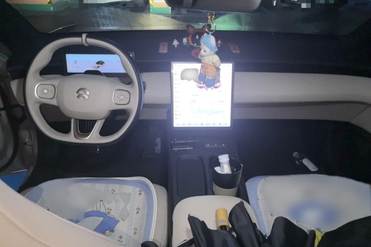 Used Nio ET5 2024 75 kWh Interior 2