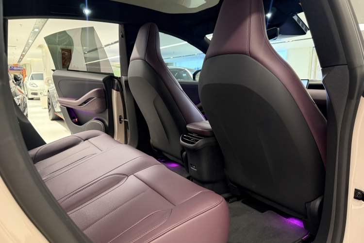 Used Nio ET5 2024 75 kWh Interior 2