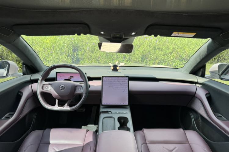 Used Nio ET5 2024 75 kWh Interior 5