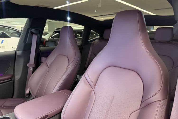 Used Nio ET5 2024 75 kWh Interior 7
