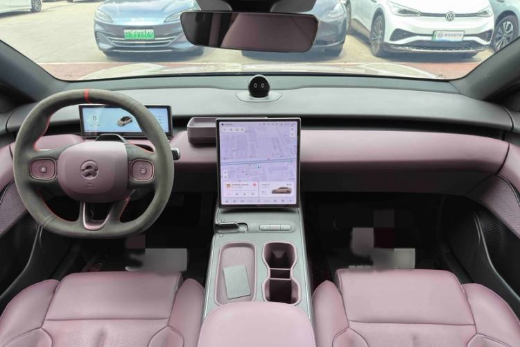 Used Nio ET5 2024 75 kWh Interior 8