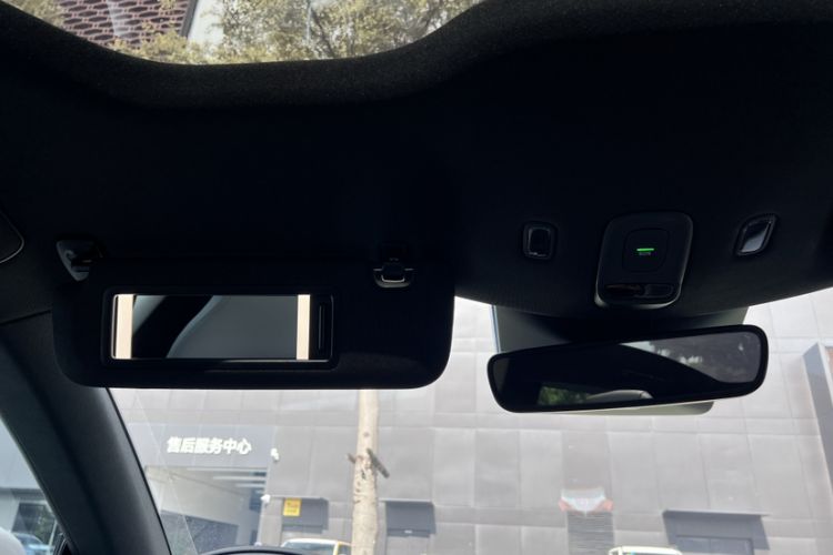 Used Nio ET5 2024 75 kWh Interior 8