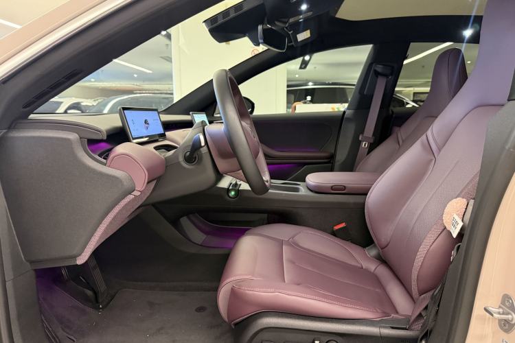 Used Nio ET5 2024 75 kWh Interior 8