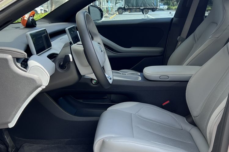 Used Nio ET5 2024 75 kWh Interior 9