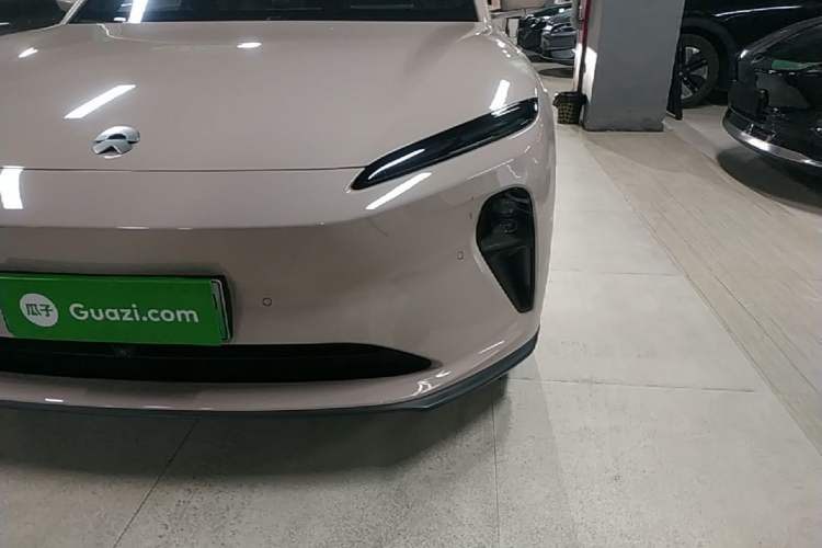 Used Nio ET5 2024 75 kWh Left Front Headlight