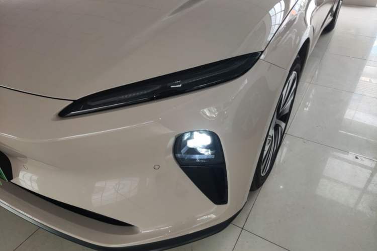 Used Nio ET5 2024 75 kWh Left Front Headlight