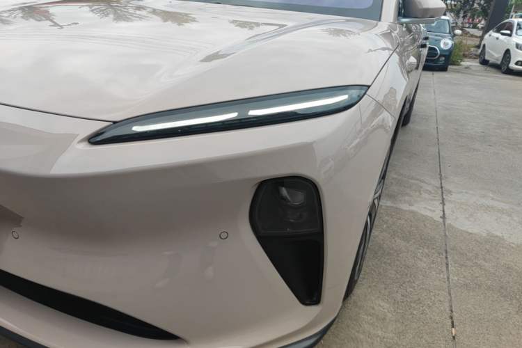 Used Nio ET5 2024 75 kWh Left Front Headlight