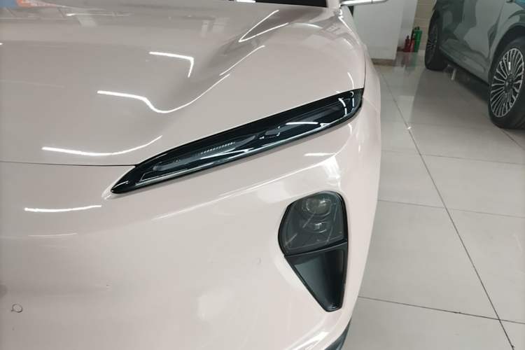 Used Nio ET5 2024 75 kWh Left Front Headlight
