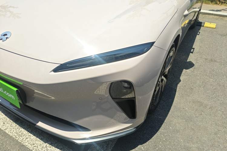 Used Nio ET5 2024 75 kWh Left Front Headlight