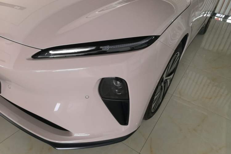 Used Nio ET5 2024 75 kWh Left Front Headlight