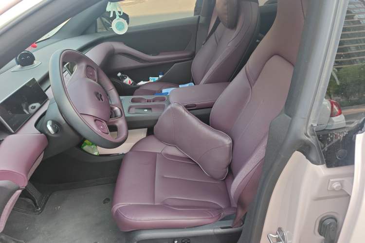 Used Nio ET5 2024 75 kWh Left Front Seat