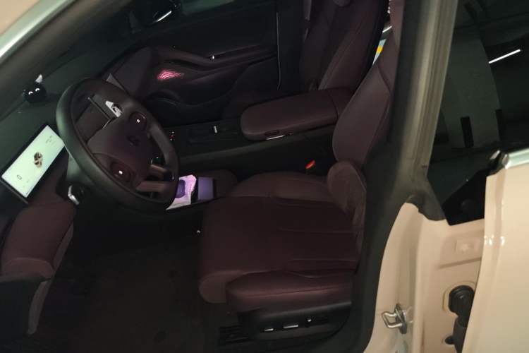 Used Nio ET5 2024 100 kWh Left Front Seat