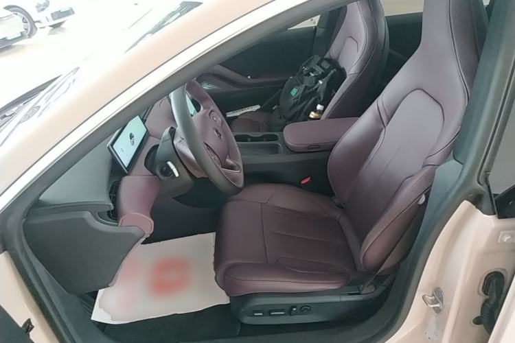 Used Nio ET5 2024 75 kWh Left Front Seat