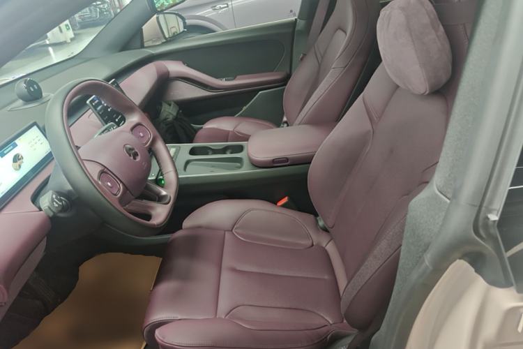 Used Nio ET5 2024 75 kWh Left Front Seat