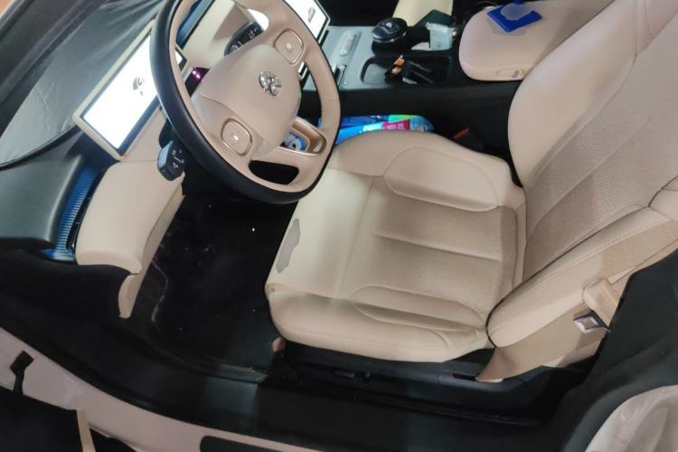 Used Nio ET5 2024 75 kWh Left Front Seat