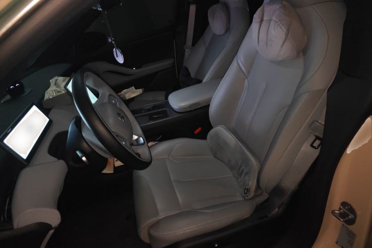 Used Nio ET5 2024 75 kWh Left Front Seat