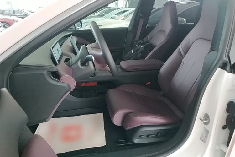 Used Nio ET5 2024 75 kWh Left Front Seat