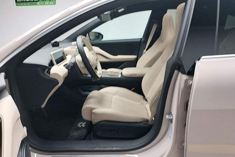 Used Nio ET5 2024 75 kWh Left Front Seat