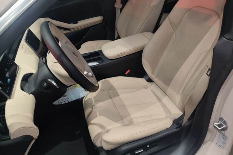 Used Nio ET5 2024 75 kWh Left Front Seat