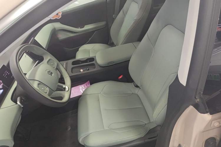 Used Nio ET5 2024 75 kWh Left Front Seat