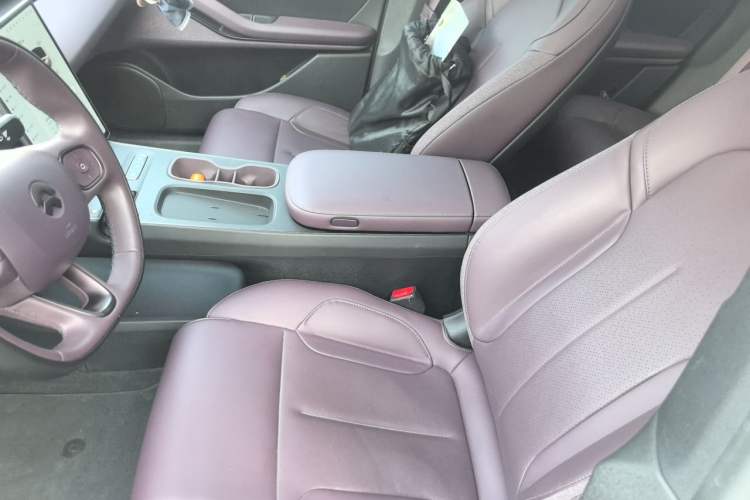 Used Nio ET5 2024 75 kWh Left Front Seat
