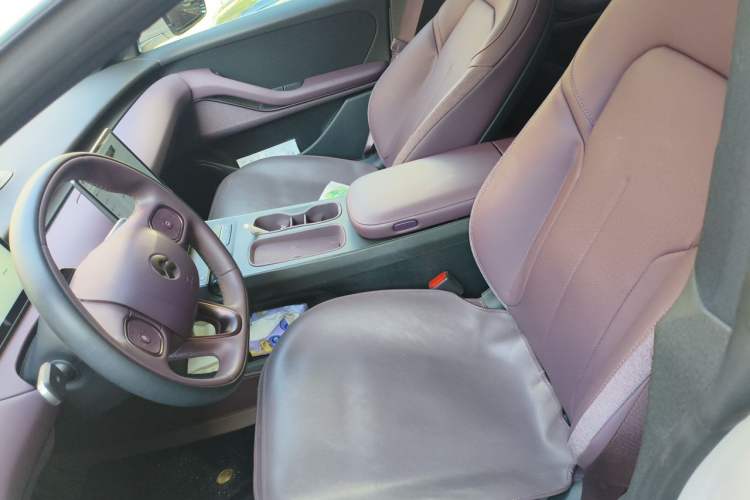 Used Nio ET5 2024 75 kWh Left Front Seat