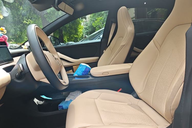 Used Nio ET5 2024 75 kWh Left Front Seat