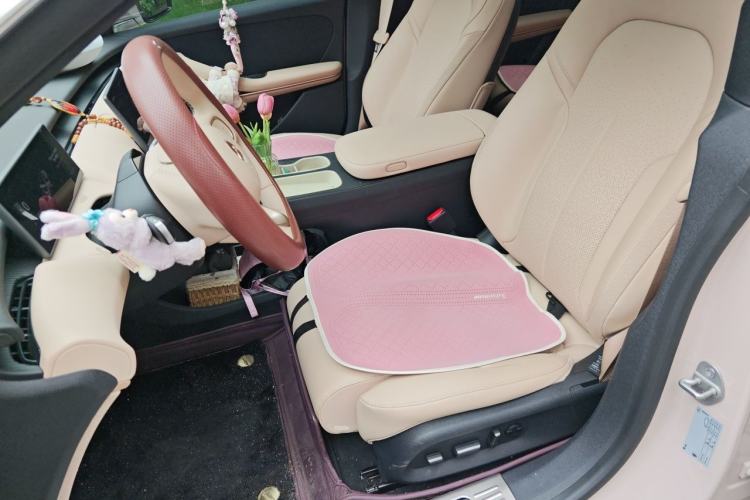 Used Nio ET5 2024 75 kWh Left Front Seat