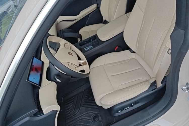 Used Nio ET5 2024 75 kWh Left Front Seat