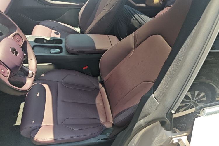 Used Nio ET5 2024 75 kWh Left Front Seat