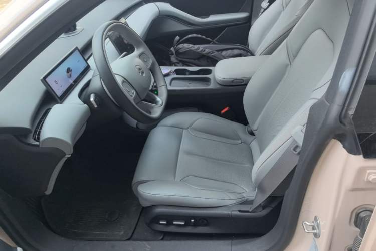 Used Nio ET5 2024 75 kWh Left Front Seat
