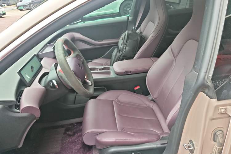 Used Nio ET5 2024 75 kWh Left Front Seat