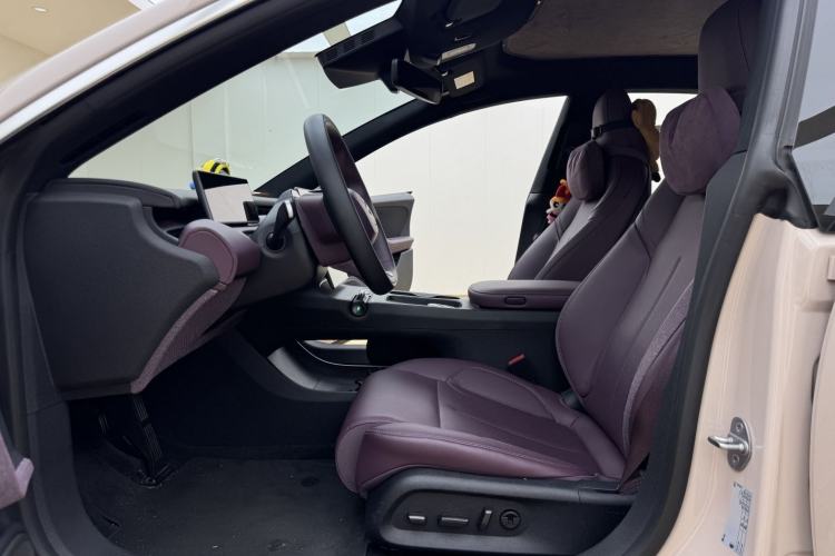 Used Nio ET5 2024 75 kWh Left Front Seat
