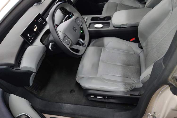 Used Nio ET5 2024 75 kWh Left Front Seat
