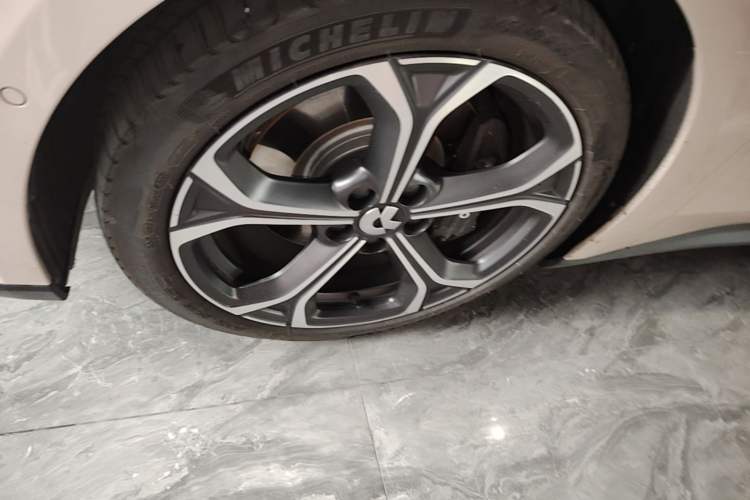 Used Nio ET5 2024 75 kWh Left Front Wheel Hub