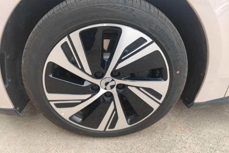 Used Nio ET5 2024 75 kWh Left Front Wheel Hub