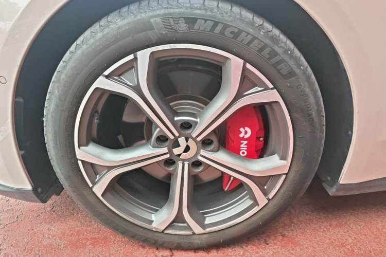 Used Nio ET5 2024 75 kWh Left Front Wheel Hub