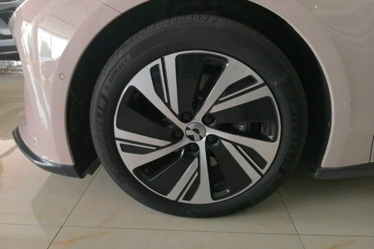 Used Nio ET5 2024 75 kWh Left Front Wheel Hub
