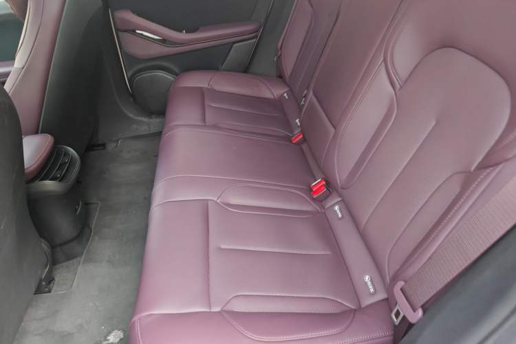 Used Nio ET5 2024 75 kWh Left Rear Seat