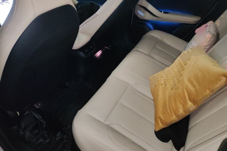 Used Nio ET5 2024 75 kWh Left Rear Seat