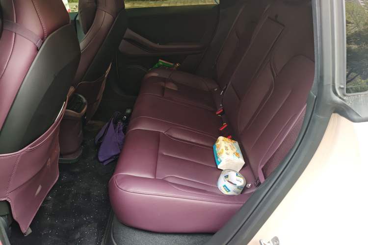 Used Nio ET5 2024 75 kWh Left Rear Seat
