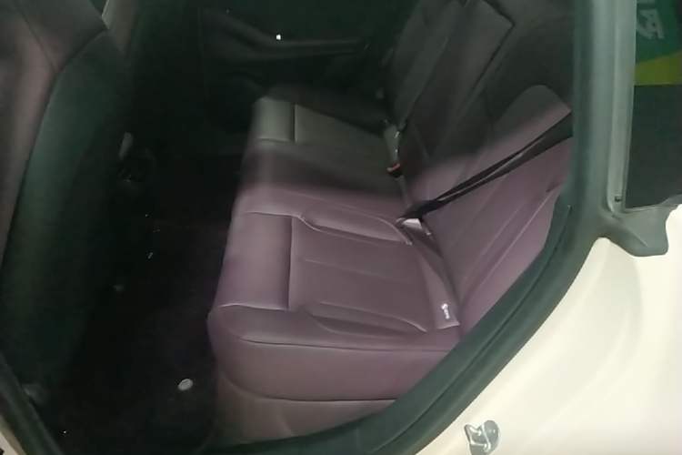 Used Nio ET5 2024 75 kWh Left Rear Seat