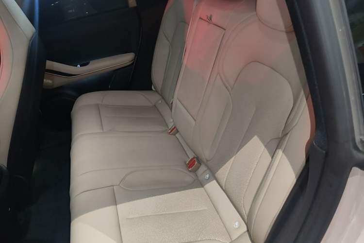 Used Nio ET5 2024 75 kWh Left Rear Seat