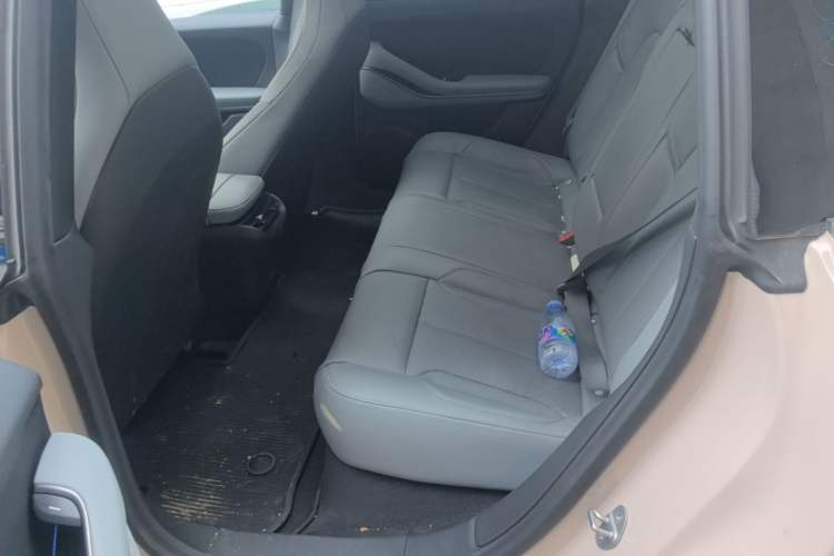 Used Nio ET5 2024 75 kWh Left Rear Seat