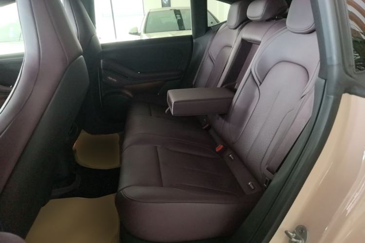 Used Nio ET5 2024 75 kWh Left Rear Seat