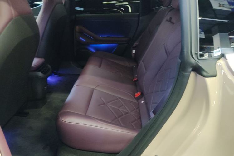 Used Nio ET5 2024 75 kWh Left Rear Seat