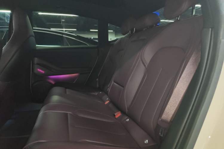 Used Nio ET5 2024 75 kWh Left Rear Seat