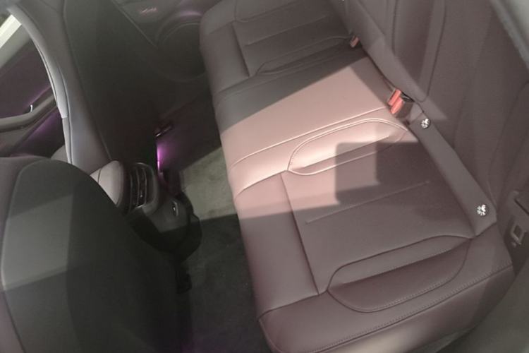 Used Nio ET5 2024 75 kWh Left Rear Seat